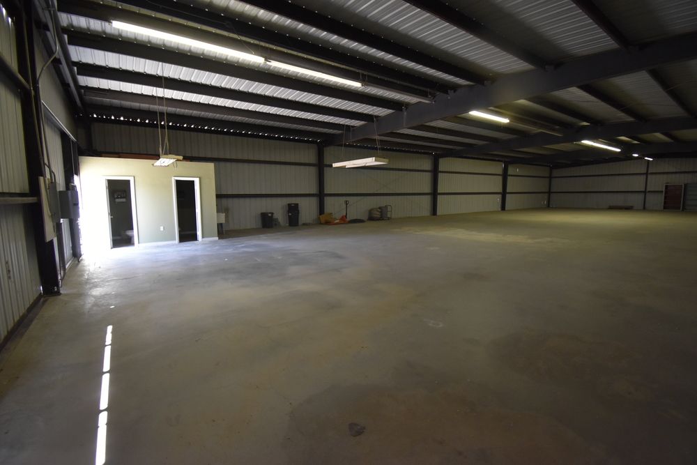 DESERT SHORES COMMERCIAL BUILDING: 3844 Scott Dr, Thermal, CA 92274